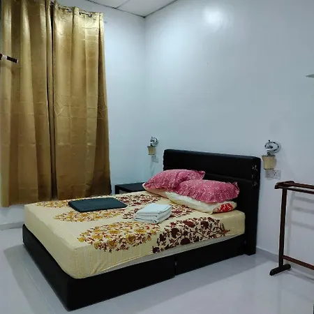 Embun Homestay Kemaman Chukai Exterior photo